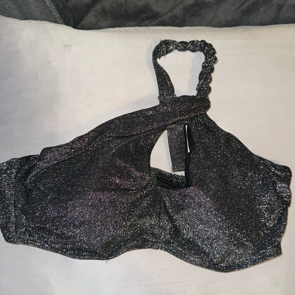 Lavish bikini top